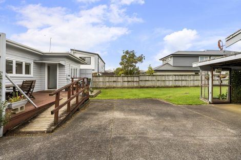Photo of property in 93 Lynwood Road, New Lynn, Auckland, 0600