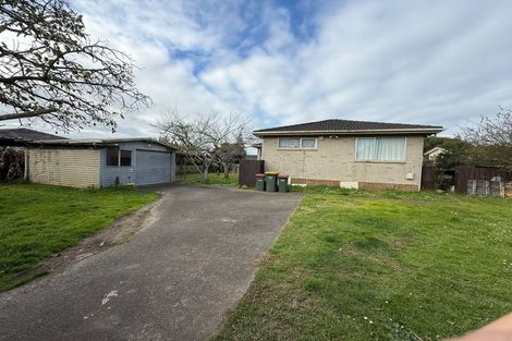 Photo of property in 402 Roscommon Road, Clendon Park, Auckland, 2103