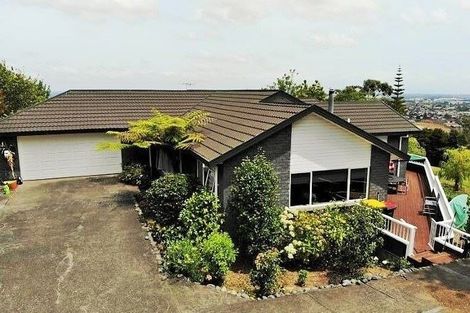 Photo of property in 327 Kaipara Road, Papakura, 2582