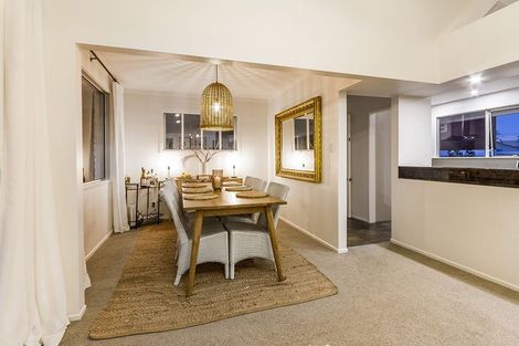 Photo of property in 25 Sylvan Park Avenue, Milford, Auckland, 0620