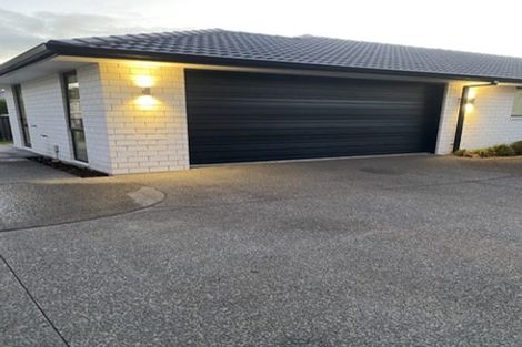 Photo of property in 8 Albatross Lane, Welcome Bay, Tauranga, 3112
