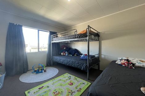 Photo of property in 17 Bernina Place, Weymouth, Auckland, 2103