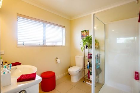 Photo of property in 7 Ashleigh Way, Waikanae Beach, Waikanae, 5036
