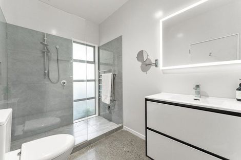 Photo of property in 4 Hillford Place, Welcome Bay, Tauranga, 3175