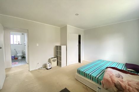 Photo of property in 2/14 Downing Street, Glenfield, Auckland, 0629