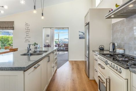 Photo of property in 13 Kepler Way, Aotea, Porirua, 5024