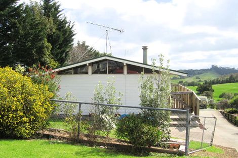 Photo of property in 54 Gorge Road, Maungaturoto, 0520