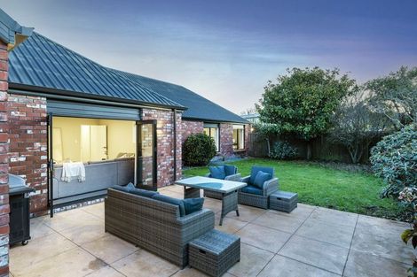 Photo of property in 54 Regency Crescent, Redwood, Christchurch, 8051