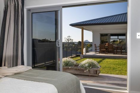 Photo of property in 111 Oteki Park Drive, Welcome Bay, Tauranga, 3112