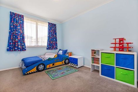 Photo of property in 10 Redcastle Drive, East Tamaki, Auckland, 2013