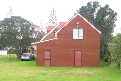 Photo of property in 116 Beverley Terrace, Whangamata, 3620