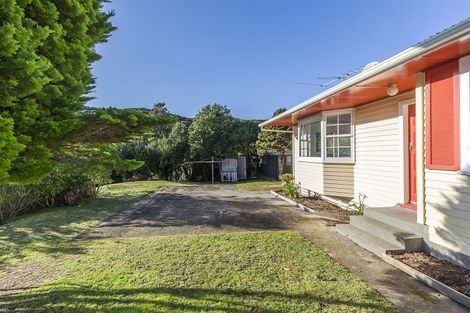 Photo of property in 17 Cardiff Crescent, Cannons Creek, Porirua, 5024