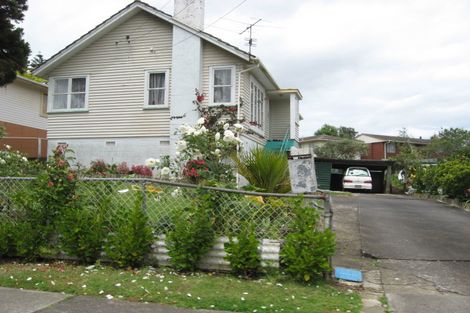 Photo of property in 8 Plumley Crescent, Mangere, Auckland, 2022