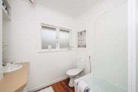 Photo of property in 2/7 Ellerton Road, Mount Eden, Auckland, 1024