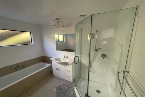 Photo of property in 941a East Coast Road, Torbay, Auckland, 0630