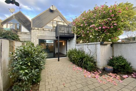 Photo of property in 2/67 Saint Albans Street, St Albans, Christchurch, 8014