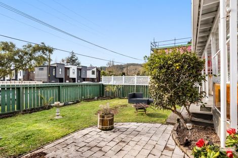 Photo of property in 37 Raukawa Street, Stokes Valley, Lower Hutt, 5019