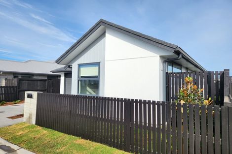 Photo of property in 5 Tractor Way, Papamoa, 3118