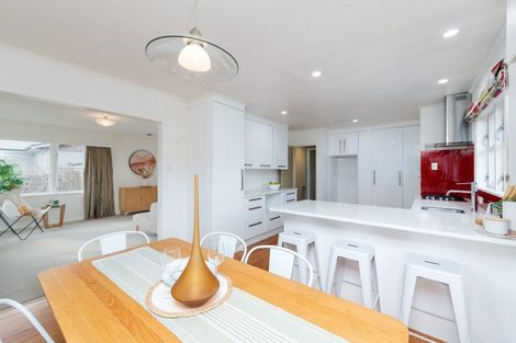 Photo of property in 10 Matuku Street, Heretaunga, Upper Hutt, 5018