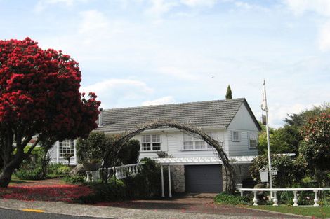 Photo of property in 82a Grand Vue Road, Kawaha Point, Rotorua, 3010