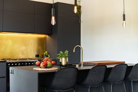 Photo of property in 250 Main Street, Greytown, 5712