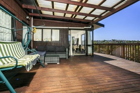 Photo of property in 10 Camilla Grove, Totara Vale, Auckland, 0629