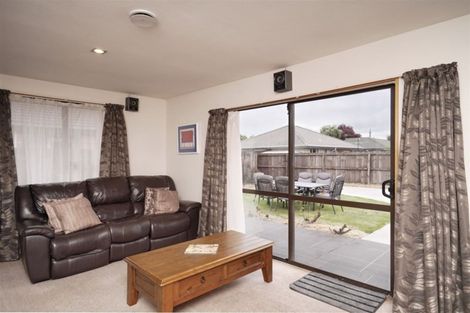 Photo of property in 2/48 Shannon Place, Belfast, Christchurch, 8051