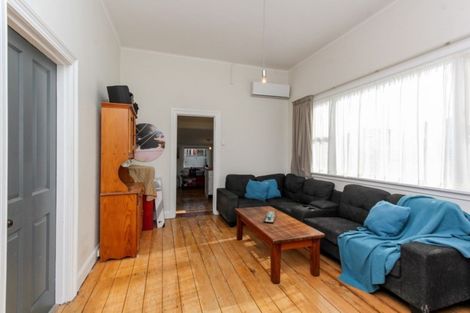 Photo of property in 2 Kingwell Street, Moturoa, New Plymouth, 4310