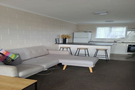 Photo of property in 528-530 Devon Street East, Fitzroy, New Plymouth, 4312