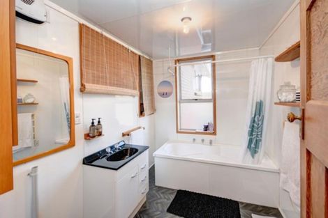 Photo of property in 11 Rata Street, Upper Vogeltown, New Plymouth, 4310