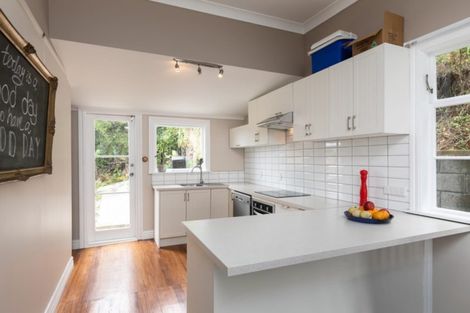 Photo of property in 37 Drummond Street, Mount Cook, Wellington, 6021