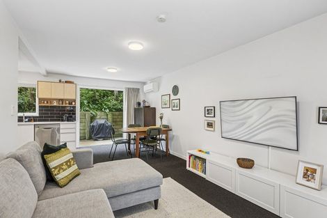 Photo of property in 8/74 Derwent Street, Island Bay, Wellington, 6023