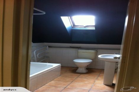 Photo of property in 2/12 White Swan Road, Mount Roskill, Auckland, 1041