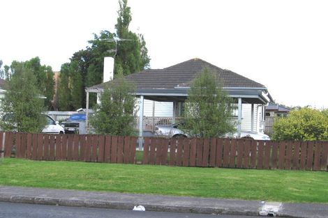 Photo of property in 702 Te Atatu Road, Te Atatu Peninsula, Auckland, 0610