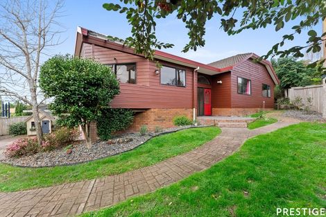 Photo of property in 10 Ballini Rise, West Harbour, Auckland, 0618