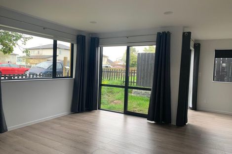 Photo of property in 10a Kelkirk Street, Kelston, Auckland, 0602