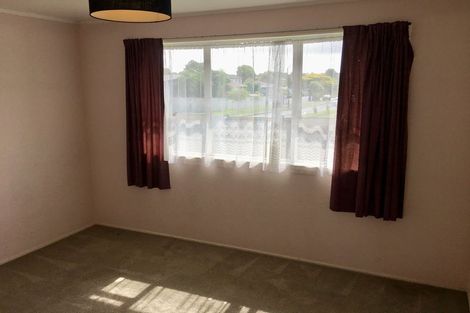 Photo of property in 390 Bucklands Beach Road, Bucklands Beach, Auckland, 2012