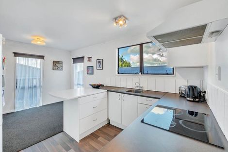 Photo of property in 206 Solar Road, Glen Eden, Auckland, 0602