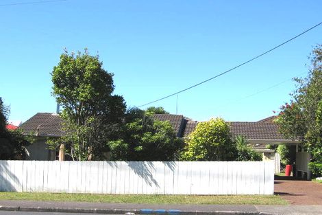 Photo of property in 67 Te Atatu Road, Te Atatu South, Auckland, 0610