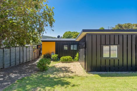 Photo of property in 21 Cumberland Street, Leigh, 0985