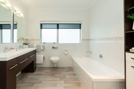 Photo of property in 2 Clements Crescent, Queenwood, Hamilton, 3210