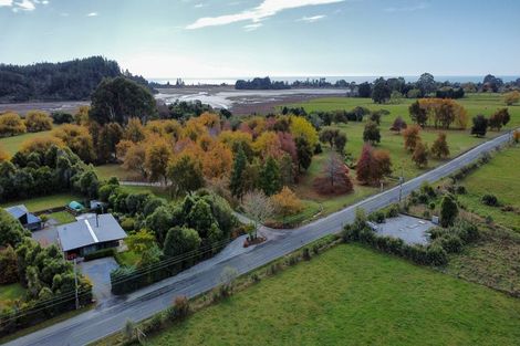 Photo of property in 513 Abel Tasman Drive, Clifton, Takaka, 7183