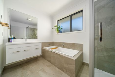 Photo of property in 8 Topsail Way, Whitby, Porirua, 5024