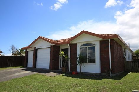Photo of property in 24 Liddesdale Place, Papakura, 2110
