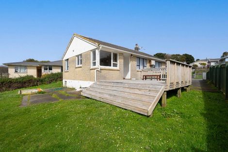 Photo of property in 3 Beauzami Crescent, Ascot Park, Porirua, 5024