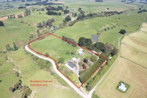 Photo of property in 22 Tiratu Road, Dannevirke, 4976