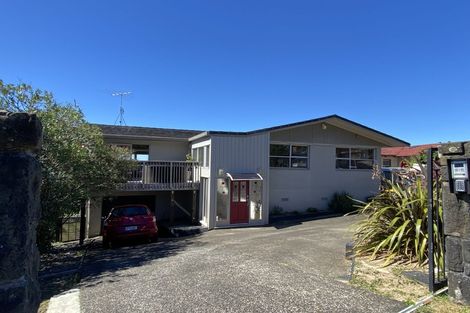 Photo of property in 10 Robin Lane, Browns Bay, Auckland, 0630