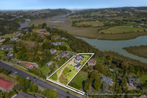 Photo of property in 143 Whangaparaoa Road, Red Beach, 0932