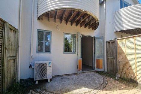 Photo of property in 28d Hallenstein Street, Queenstown, 9300