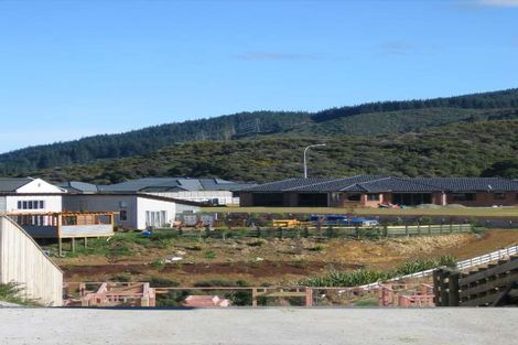 Photo of property in 90 Kirton Drive, Riverstone Terraces, Upper Hutt, 5018